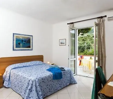 地中海公园温泉酒店 4*